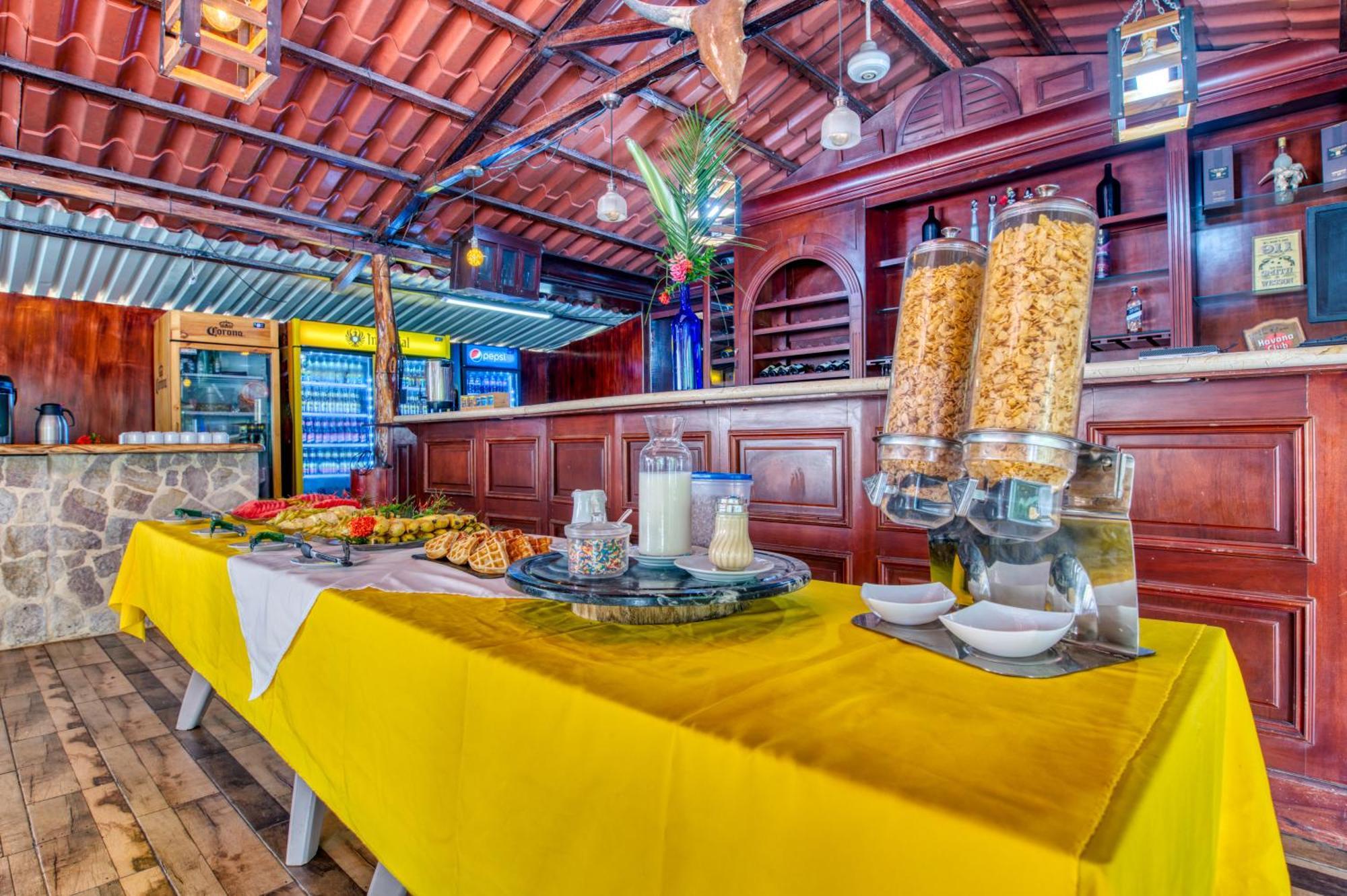 Atlantida Lodge Cahuita Εξωτερικό φωτογραφία