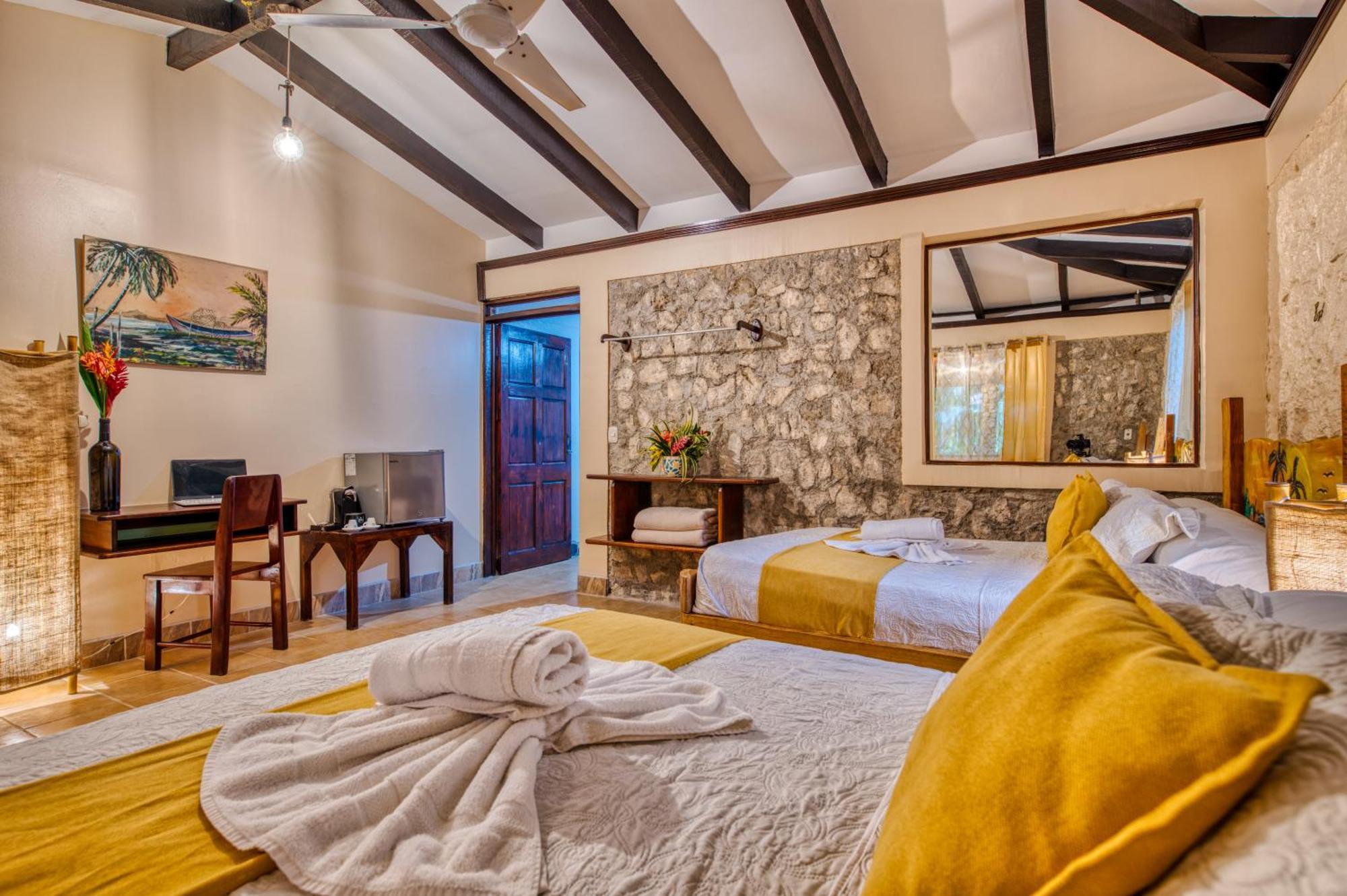 Atlantida Lodge Cahuita Εξωτερικό φωτογραφία