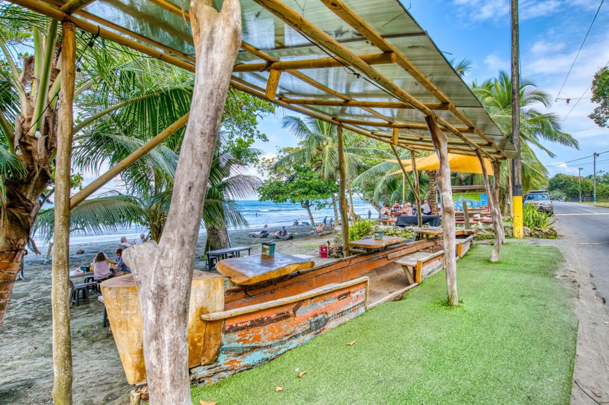 Atlantida Lodge Cahuita Εξωτερικό φωτογραφία